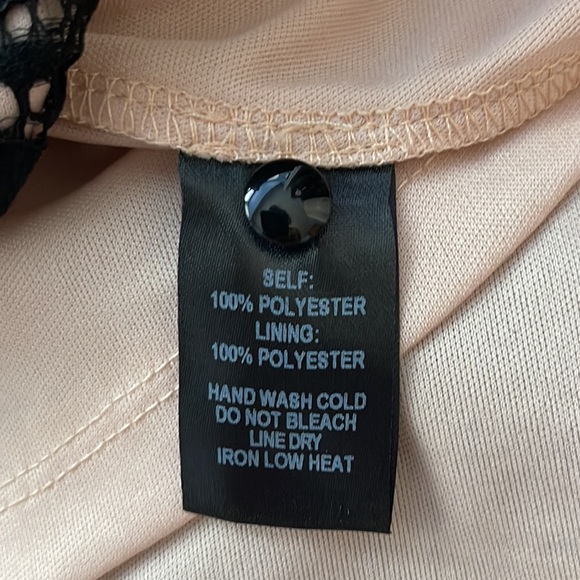 Size small, black lace with tan lining, worn once to a school dance - Picture 6 of 7